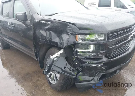2021 Chevrolet Silverado 1500 z USA, uszkodzony, nr VIN 3GCUYEEL0MG480732
